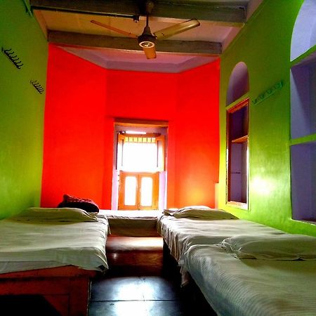 Yogi Lodge Варанасі Екстер'єр фото