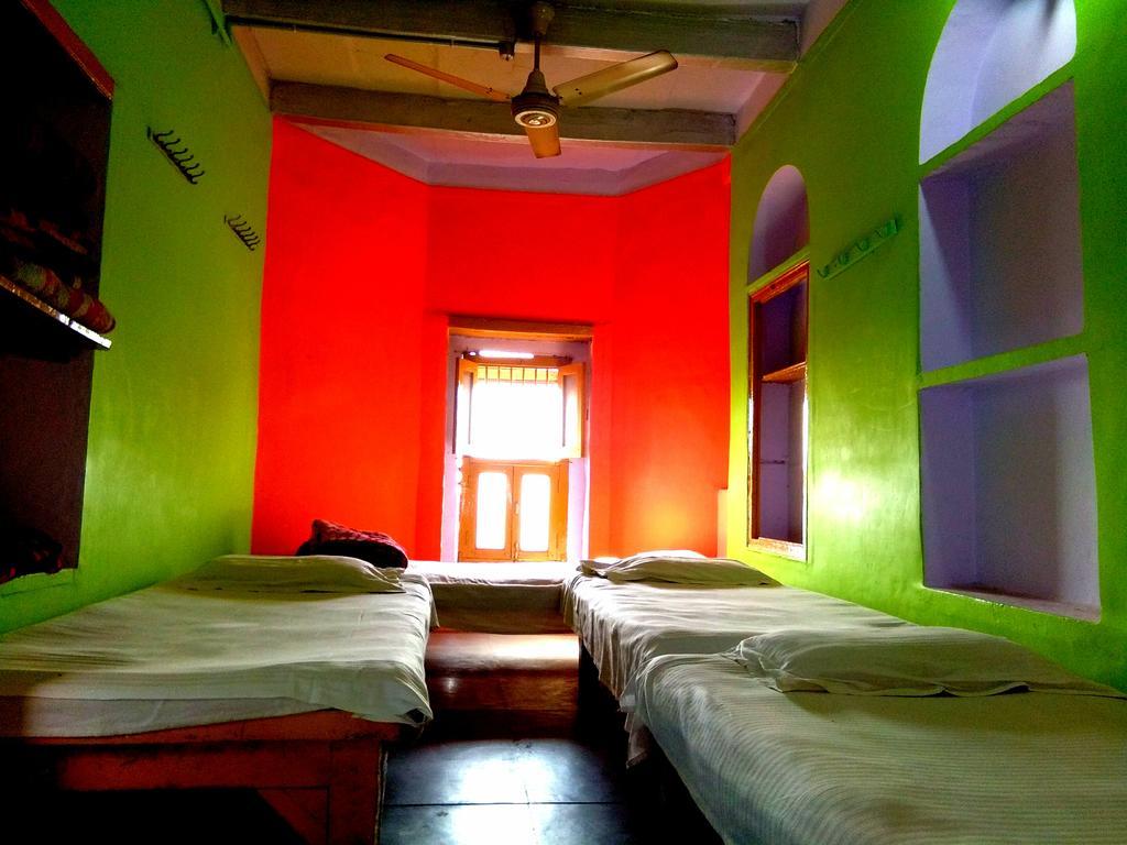 Yogi Lodge Варанасі Екстер'єр фото